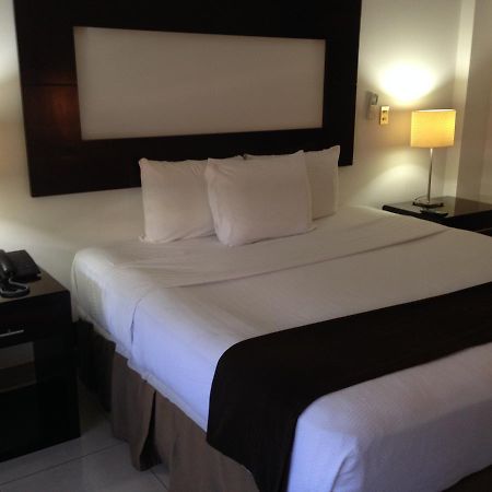 Hotel Brandts Ejecutivo Los Robles Managua Exterior photo